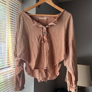 Comfy Free People top! Perfect for fall.